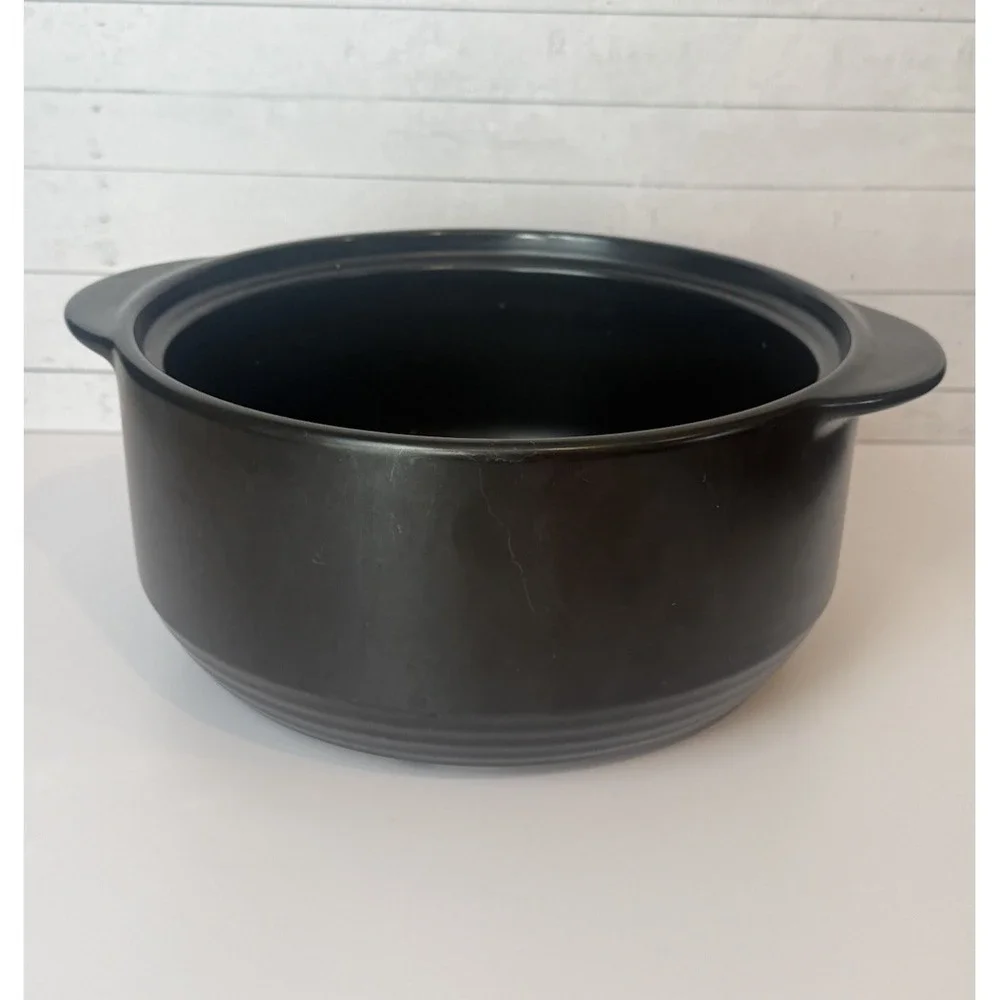 Pampered Chef Rockcrok Dutch Oven Round Baking Casserole Dish Black 4 QT NO LID